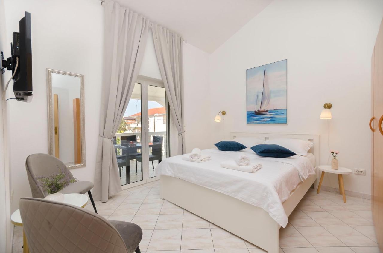 Apartments Anton โวดีเซ ภายนอก รูปภาพ