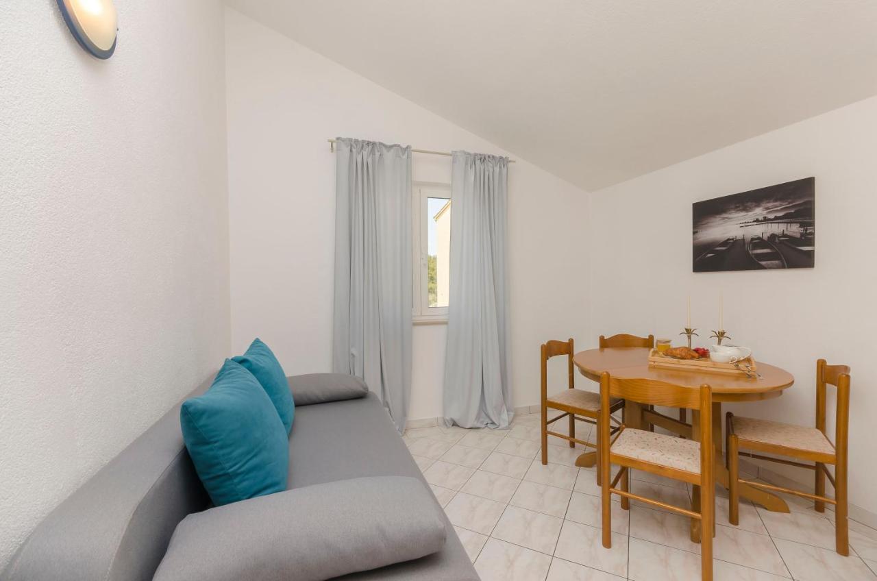 Apartments Anton โวดีเซ ภายนอก รูปภาพ