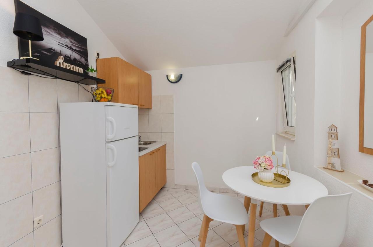 Apartments Anton โวดีเซ ภายนอก รูปภาพ