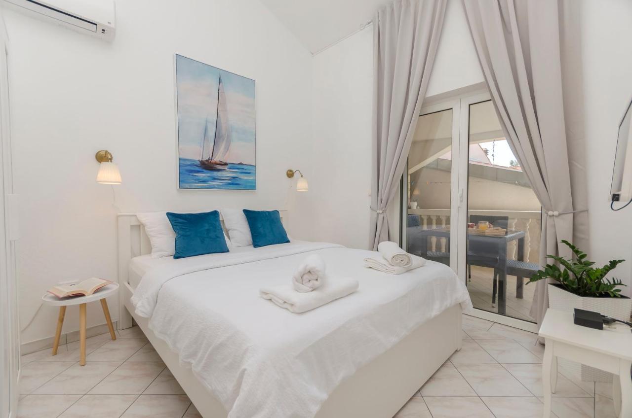 Apartments Anton โวดีเซ ภายนอก รูปภาพ