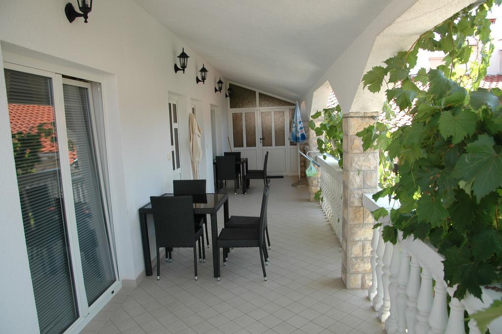 Apartments Anton โวดีเซ ภายนอก รูปภาพ